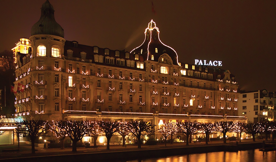 Hotel Palace Luzern на березі Люцернського озера Hotel Palace Luzern