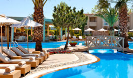 Бассейн в Sani Resort