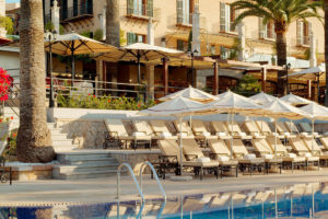 Бассейн в Castillo Hotel Son Vida