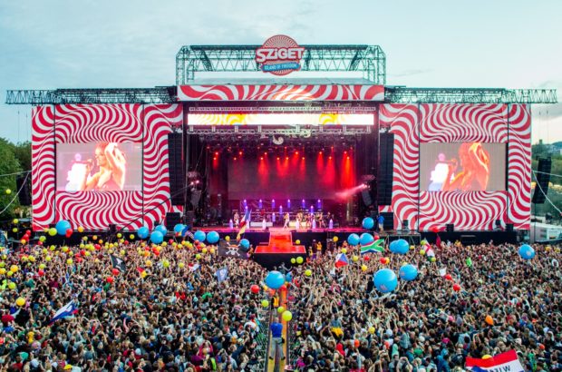 Музыкальный фестиваль sziget — крупнейший в Европе.