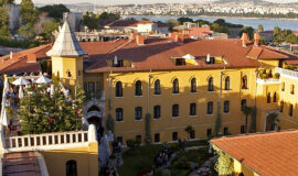 Вид на отель Four Seasons Hotel Istanbul at Sultanahmet